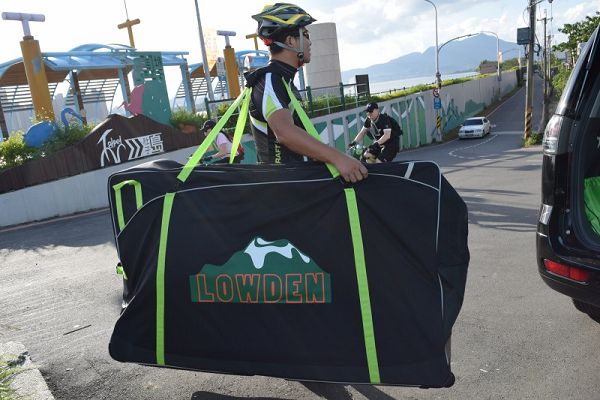 LOWDEN 專業級自行車外出收納袋，運輸袋，保護袋。不需拆輪，全車可放入保護袋(附輪可拖)-附送單輪袋及工具袋